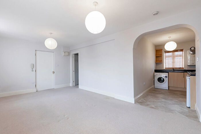 1 Bedroom Apartment To Rent In Grosvenor Street, Cheltenham, GL52