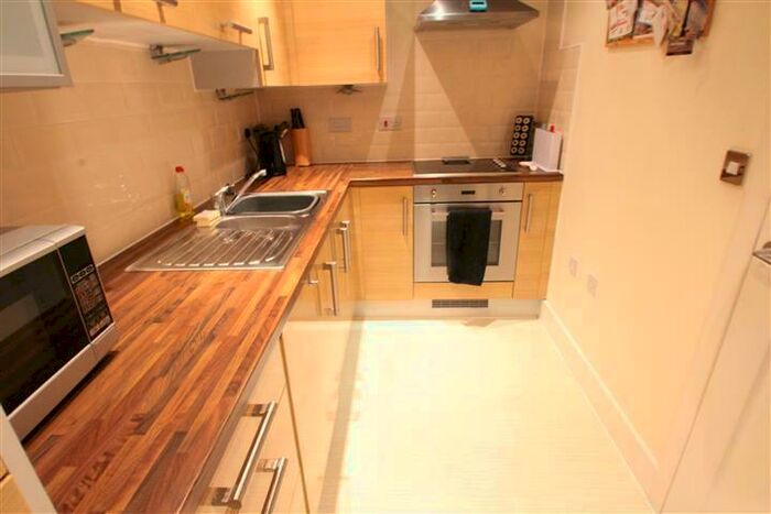 3 Bedroom Flat To Rent In Coxhill Way, Aylesbury, HP21