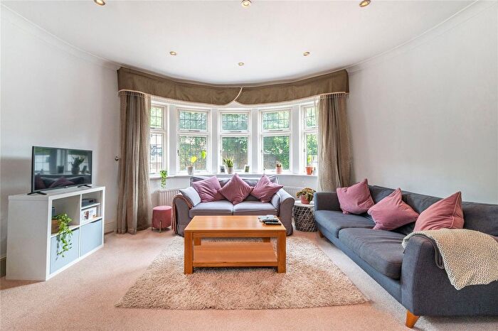 3 Bedroom Flat To Rent In Chartfield Avenue, Putney Heath, SW15