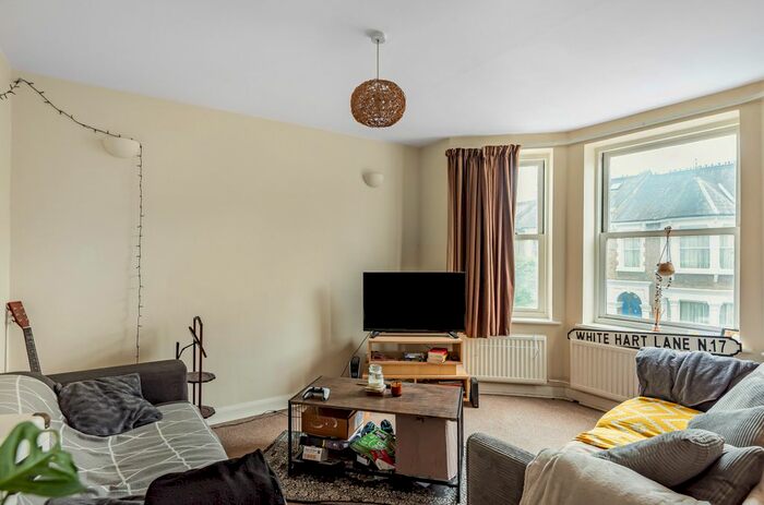 2 Bedroom Flat To Rent In Dresden Road, Archway, N19