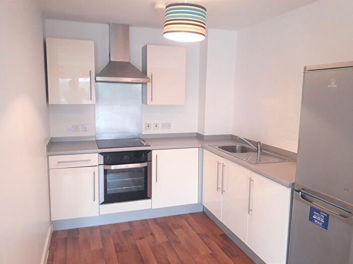 3 Bedroom Flat To Rent In Pilgrims Way, Salford, M50