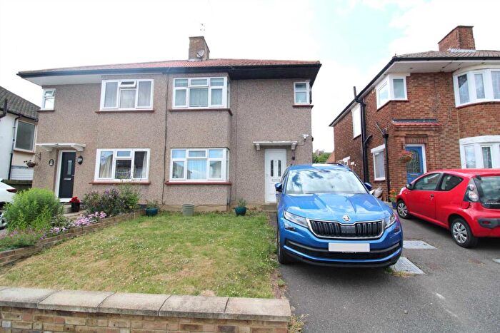 3 Bedroom Semi-Detached House To Rent In Highview Gardens, Potters Bar, EN6