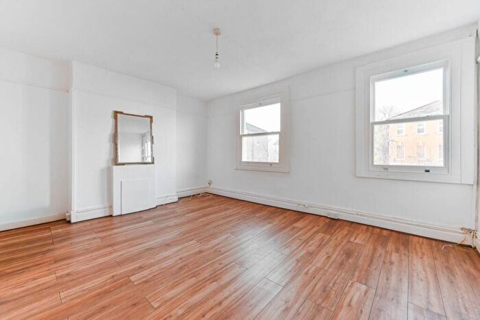 3 Bedroom Maisonette To Rent In Clyde Road, East Croydon, Croydon, CR0