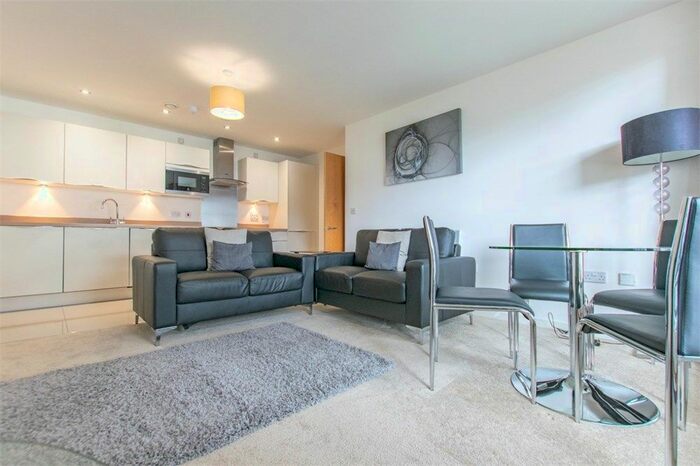 2 Bedroom Flat To Rent In Ferry Court, Cardiff, CF11