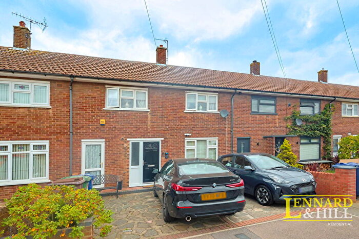 3 Bedroom Terraced House For Sale In Prince Phillip Avenue, Grays, RM16