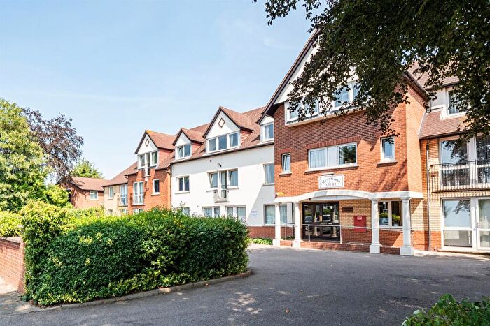 1 Bedroom Flat For Sale In Village Road, Enfield, EN1