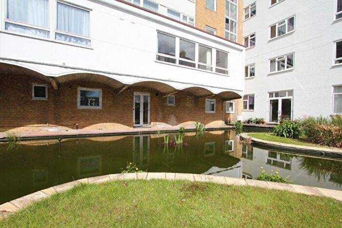 2 Bedroom Apartment For Sale In Chiswick Place, Eastbourne, BN21