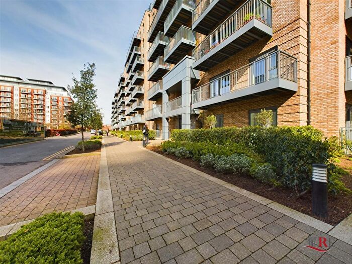 2 Bedroom Flat To Rent In Farington House, East Drive, NW9