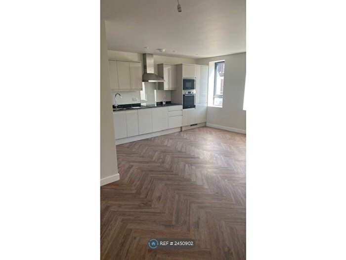 2 Bedroom Flat To Rent In Kingston Road, London, SW20