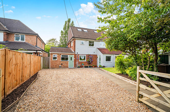 5 Bedroom Semi-Detached House For Sale In South Lane, Ash, Aldershot, GU12