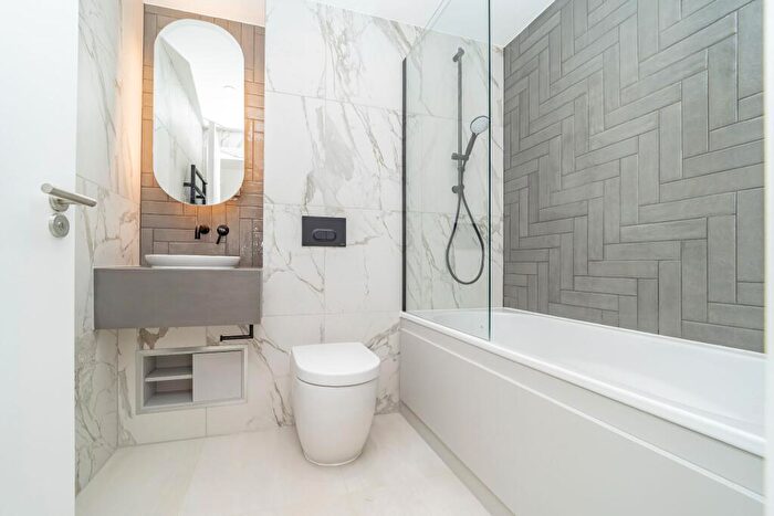 2 Bedroom Apartment To Rent In Willowbrook House, Coster Avenue, London, N4
