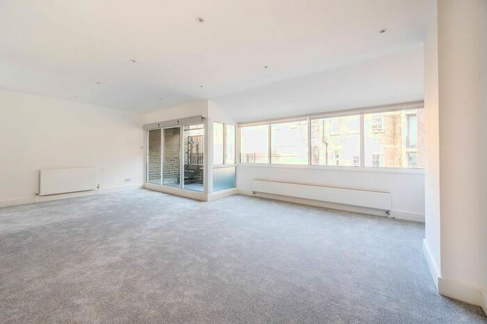 3 Bedroom Property To Rent In Johns Mews, Bloomsbury, London, WC1N