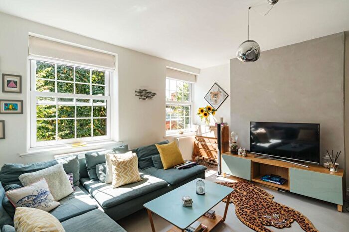 3 Bedroom Apartment For Sale In Brady Street, Rutherford House Brady Street, E1