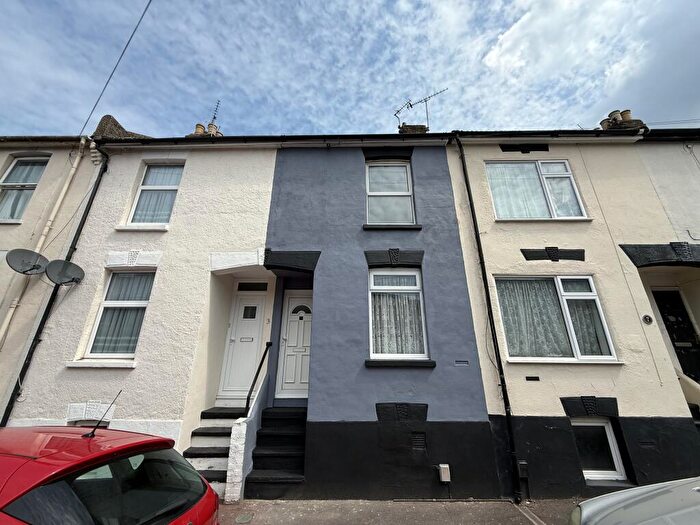 2 Bedroom House To Rent In Seymour Road, Chatham, ME5