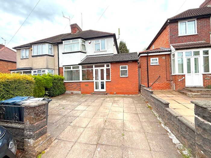 Semi-detached House For Sale In Haunch Lane, Birmingham, West Midlands, B13