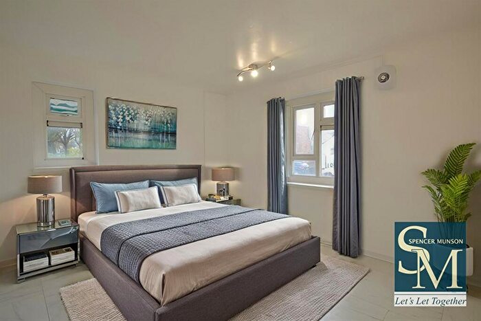 2 Bedroom Apartment To Rent In Chingford Lane, Woodford Green, IG8