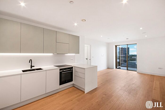 2 Bedroom Flat To Rent In Capital Interchange Way, Brentford, TW8