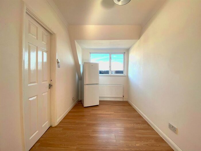 3 Bedroom Maisonette To Rent In Sipson Road, West Drayton, UB7