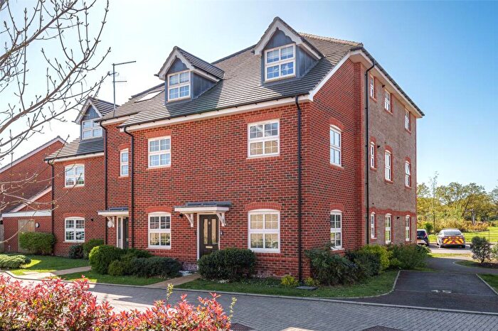 2 Bedroom Maisonette For Sale In Urnfield, Yateley, Hampshire, GU46