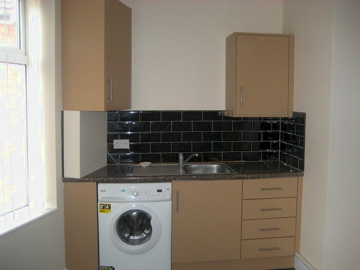 2 Bedroom Flat To Rent In Overton Road, Leicester, LE5