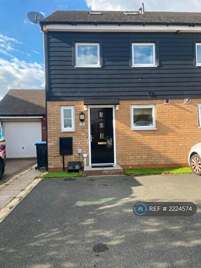 3 Bedroom Semi-Detached House To Rent In Somerset Walk, Broughton, Milton Keynes, MK10