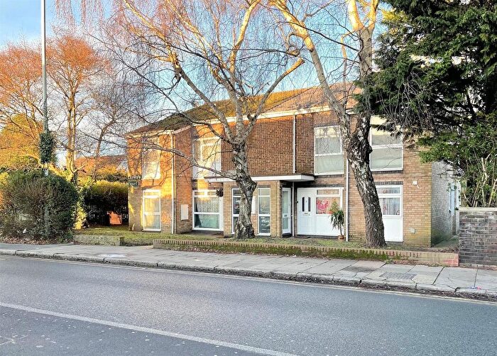 1 Bedroom Flat To Rent In Trinity Road, Luton, LU3