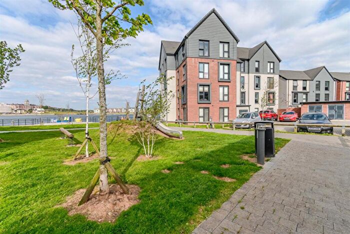 1 Bedroom Apartment For Sale In Ffordd Y Dociau, Barry, CF62