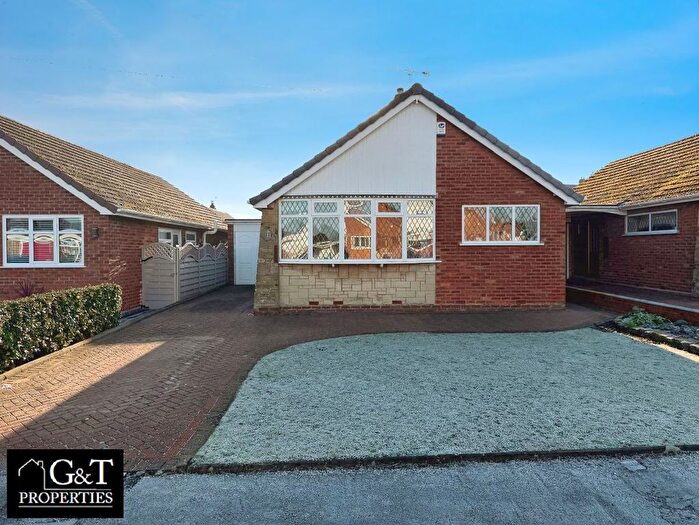 2 Bedroom Bungalow For Sale In Burnham Close, Kingswinford, DY6
