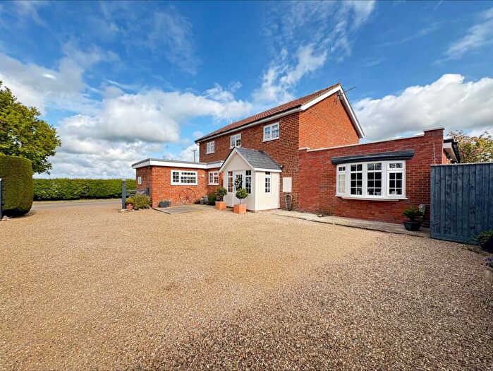 4 Bedroom Detached House For Sale In Chapel Lane, Great Carlton, LN11
