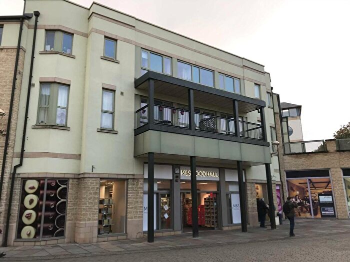 2 Bedroom Flat To Rent In Marriotts Walk, Witney, OX28