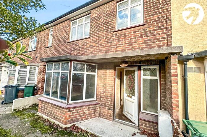 3 Bedroom Semi-Detached House For Sale In Manor Road, Swanscombe, Kent, DA10