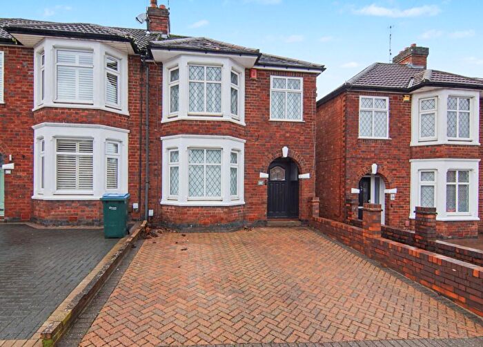 3 Bedroom End Of Terrace House For Sale In Grayswood Avenue, Coventry, CV5