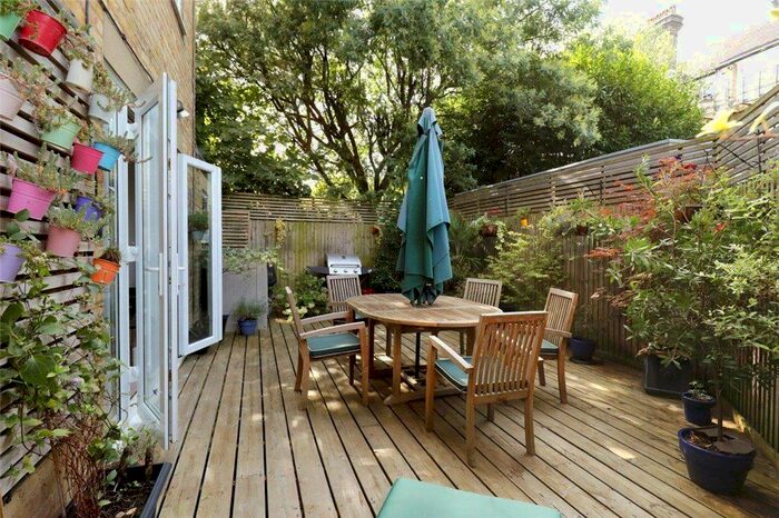 3 Bedroom Flat For Sale In Aston Court, Lansdowne Road, SW20
