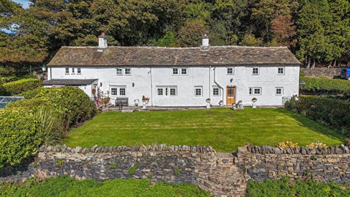 4 Bedroom Character Property For Sale In Upper Lumb Farm, Deep Lane, Triangle, Sowerby Bridge, HX6