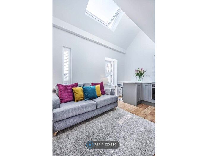 1 Bedroom Flat To Rent In Palmers Green, Palmers Green, N13