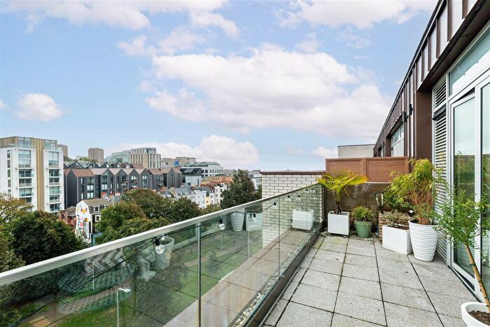 2 Bedroom Flat For Sale In Gloucester Place, Brighton, BN1