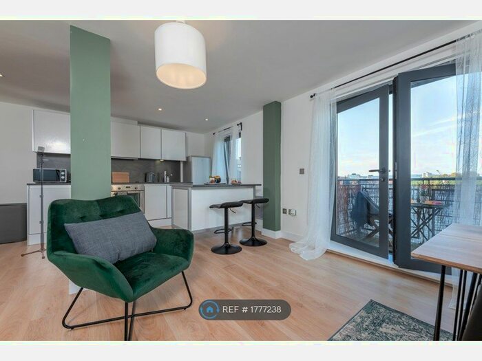 2 Bedroom Flat To Rent In Galleon Way, Cardiff, CF10