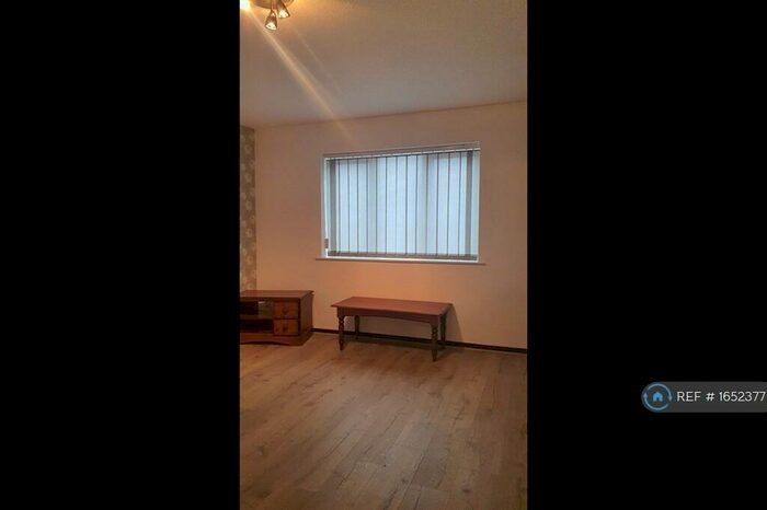 2 Bedroom Flat To Rent In St. Peters Street, Cardiff, CF24