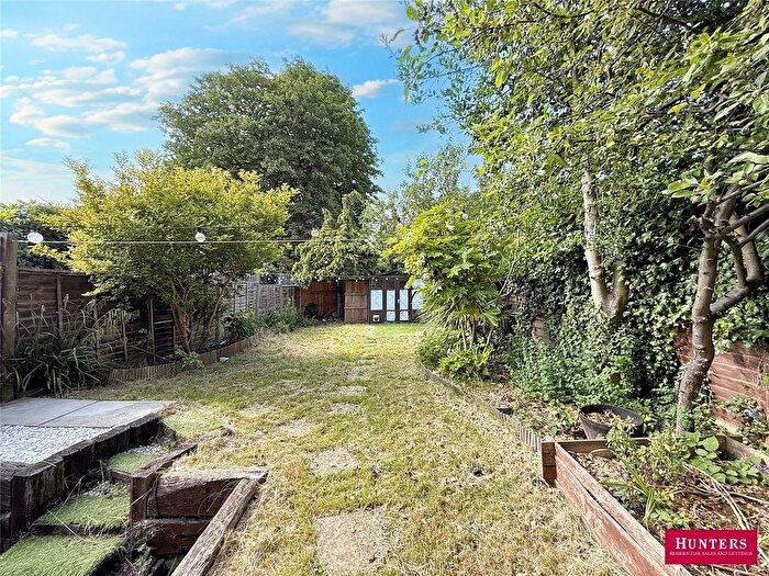 2 Bedroom Flat For Sale In Somerset Road, New Barnet, Barnet, EN5