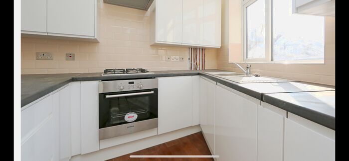 2 Bedroom Flat To Rent In Cavendish Road, London, SW12