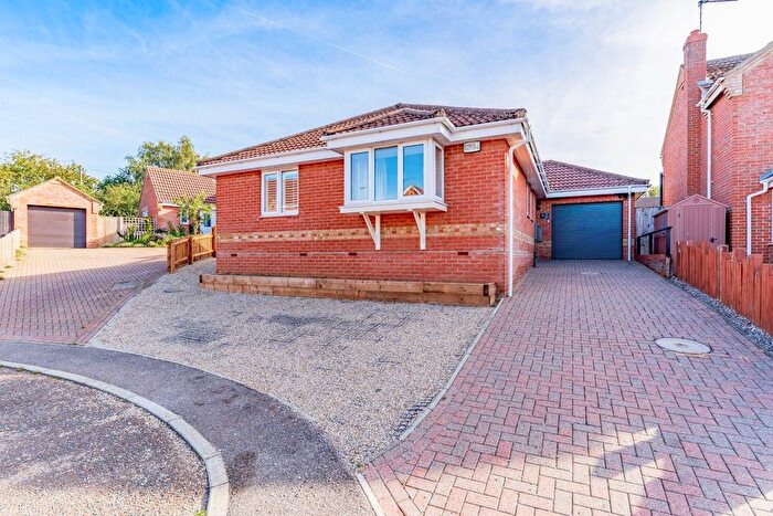 3 Bedroom Detached Bungalow For Sale In Kingfisher Close, Fakenham, NR21