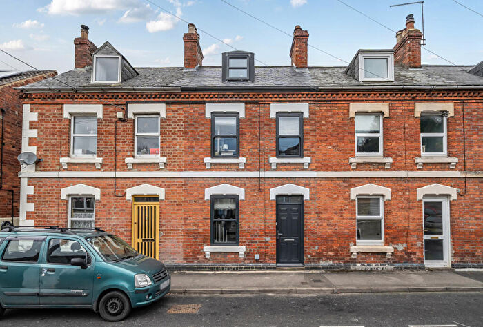 3 Bedroom Terraced House For Sale In Belle Vue Road, Stroud, Gloucestershire, GL5