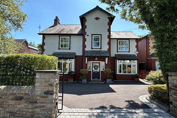 5 Bedroom Detached House For Sale In Hollins Lane, Marple Bridge, SK6