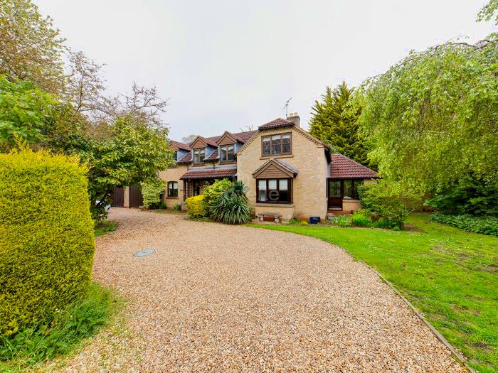 4 Bedroom Detached House For Sale In The Avenue, Nocton, LN4