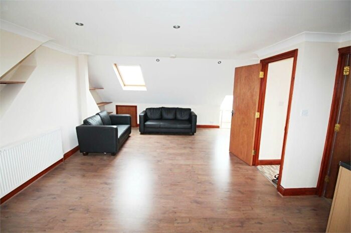 2 Bedroom End Terrace House To Rent In Crundale Avenue, London, NW9