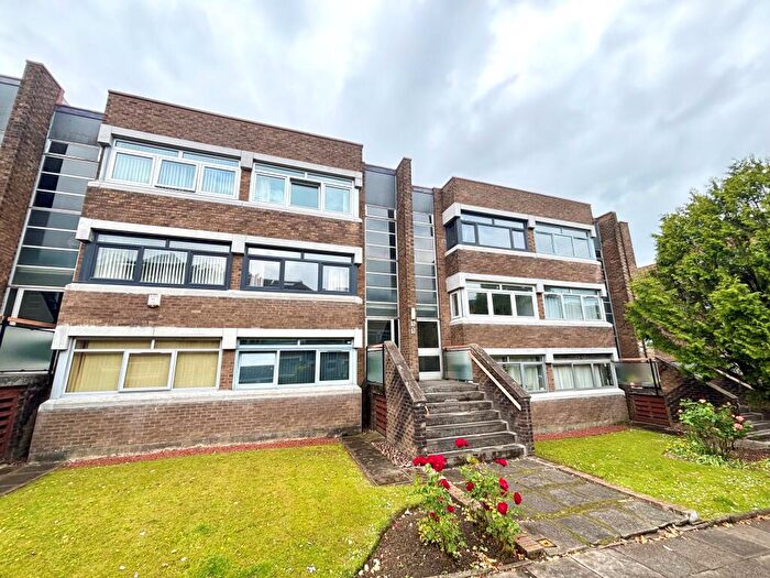 1 Bedroom Flat To Rent In Huntly Court, Dirleton Place, Shawlands, G41