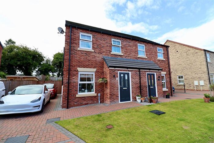 3 Bedroom Semi-detached House For Sale In Burlington Place, Market Weighton, YO43
