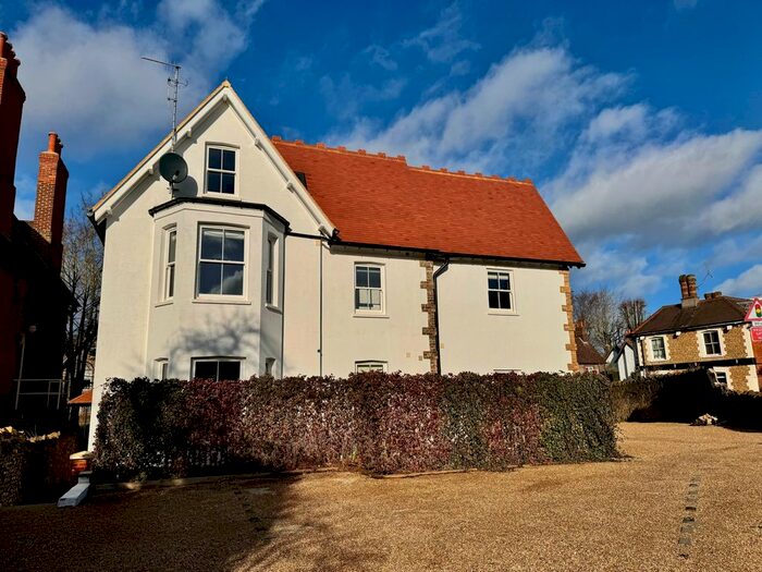 3 Bedroom Flat To Rent In Bargate House, Epsom Road, Guildford, GU1