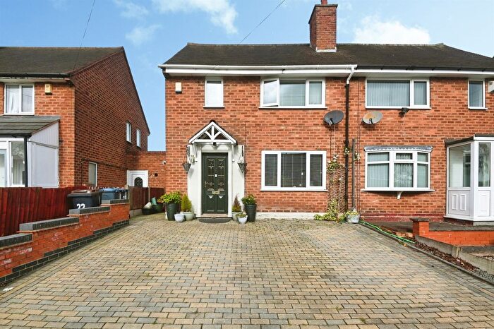 2 Bedroom Semi Detached House For Sale In Thistledown Road, Birmingham, B34