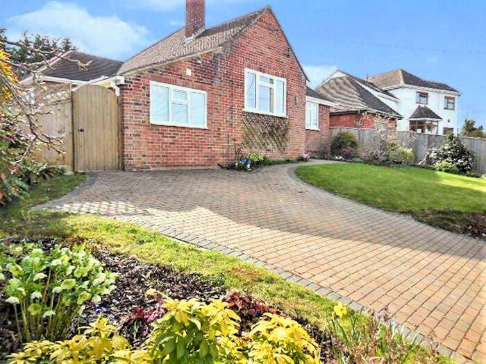 2 Bedroom Bungalow To Rent In Springfield Road, Botley, OX2